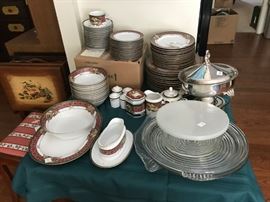 #92	Noritake Royal Hunt 70 Pieces 	 $325.00 	