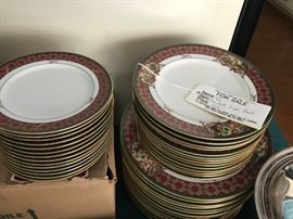 #92	Noritake Royal Hunt 70 Pieces 	 $325.00 	