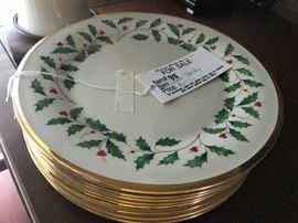 #88	Lenox Holiday Set of 8 Plates	 $80.00 	