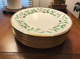 #88 Lenox Holiday Set of 8 Plates $80.00