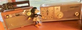 Motorola 600 Handled FM Radio
Motorola am/fm clock radio
Vintage 1930’s wood mini mouse