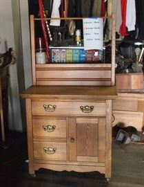 Oak commode