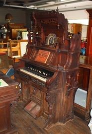 Pump organ
