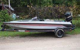16 Bass Tracker boat