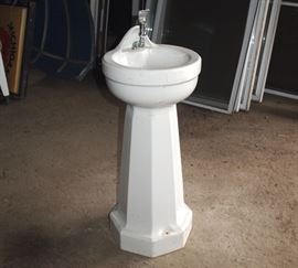 Pedestal Sink