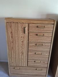 (2) chest of drawers, cabinet to the side and 6 drawers