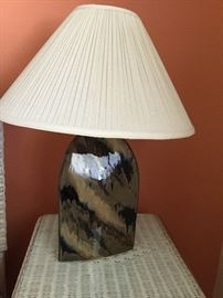 Accent table lamp
