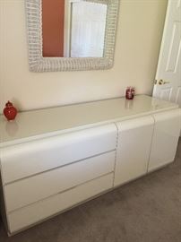 Dresser white/cream color , 3 drawers, 2 side cabinets