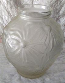 etling france dahlia vase