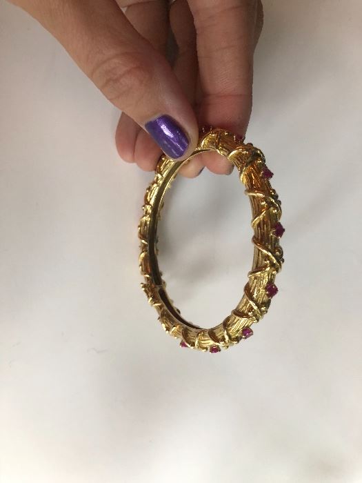 Gorgeous 18k yellow gold bracelet. 45g. 