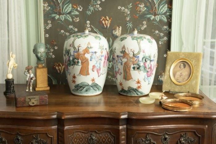 DOVER CHINA TABLE URNS