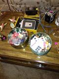 2 full tins of old buttons