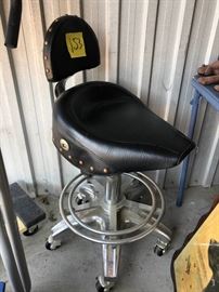 Leather Chair    https://ctbids.com/#!/description/share/50416