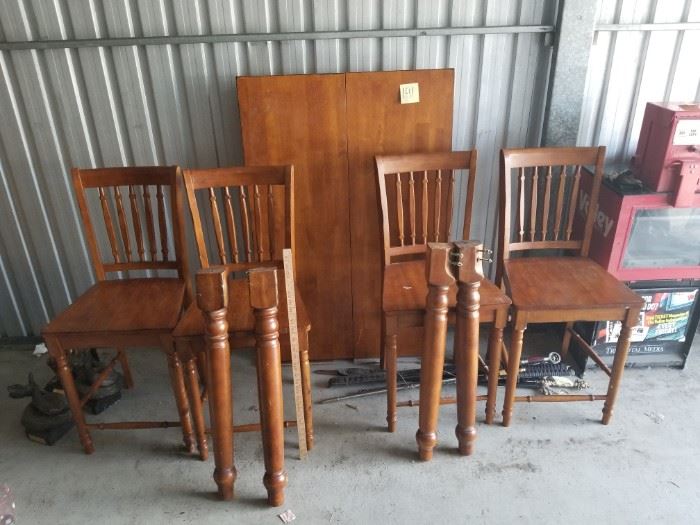 Table and 4 Chairs https://ctbids.com/#!/description/share/50404