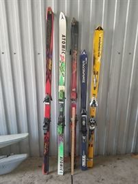 Lot of 5 Pairs of Snow Skis https://ctbids.com/#!/description/share/50389