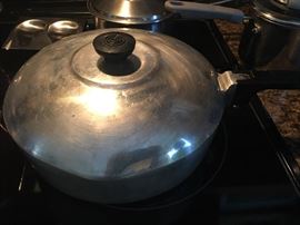 Vintage Wagner Ware Magnalite 
Frying Skillet with Lid #4569-P