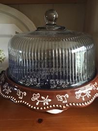 Temp-rations Ovenware by Tara
Floral Lace Caje Stand With 
Glass Dome