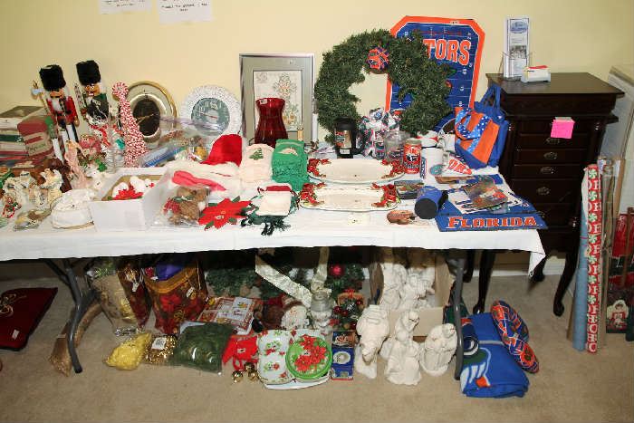 Holiday Items, Gator Collectibles