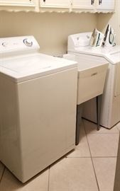 Nice MAYTAG Washer and Dryer 