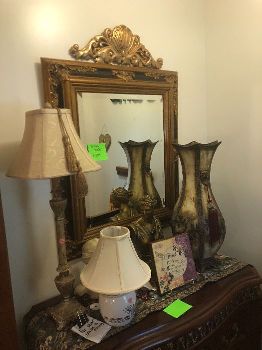 lamps, mirror, decor items