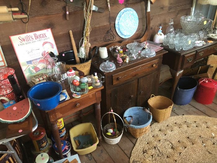 small side table, wash stand, baskets