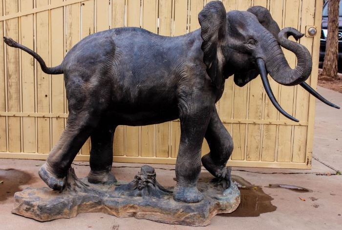 Lot 385a - Metal Sculpture Bronze Yard Art Bull Elephant