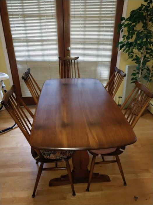 Dining Room:  Beautiful Dining Table w/Chairs