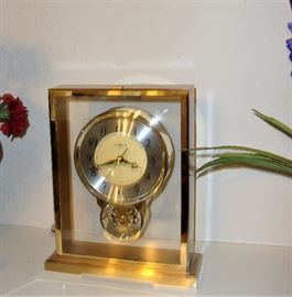 HOWARD MILLER FLOATING GEAR MENTAL CLOCK