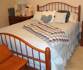 WHAT A BEAUTY! QUEEN SIZE BED WITH THE BEDDING.  ALSO PICTURED IS A LOVELY VINTAGE QUILT 