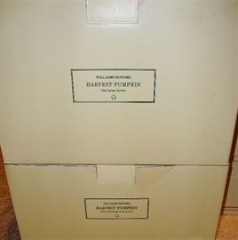 WILLIAMS SONOMA LARGE PUMPKIN TUREEN (NEW IN BOX)