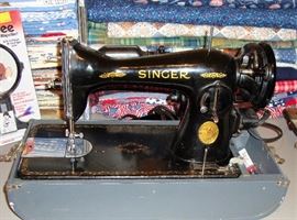 1950'S SINGER SEWING MACHINE