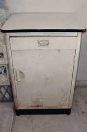 VINTAGE PORCELAIN TOP METAL CABINET - NEEDS SOME TLC... GREAT PROJECT PIECE!
