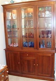 EXTREMELY NICE "LIGHTED" ETHAN ALLEN CABINET