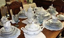 JOHANN HAVILAND "BLUE GARLAND" FINE CHINA