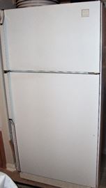 WHIRLPOOL FRIDGE