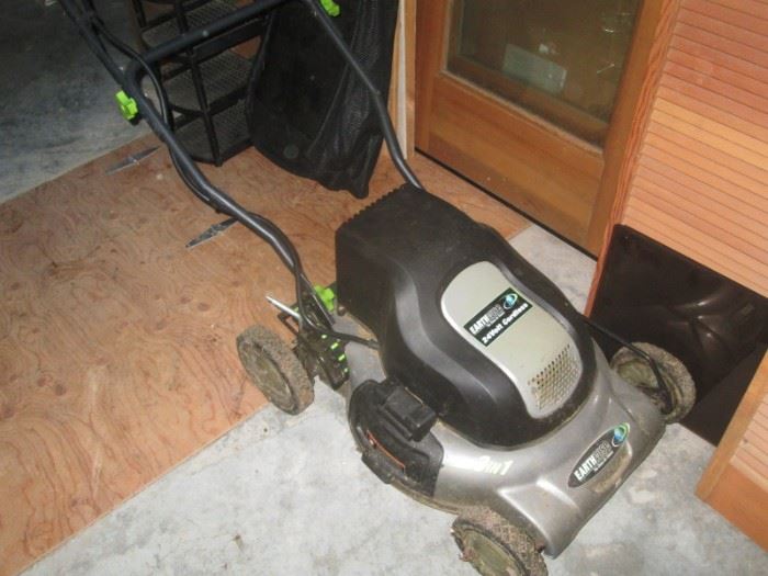 Bus Barn:  Earthwise 24 volt Cordless (Missing Charger)