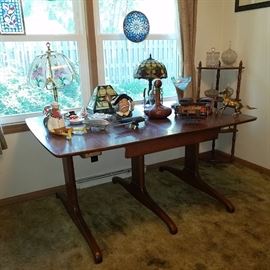 Mid-century dining room table - includes extra leaves to seat up-to 14 people