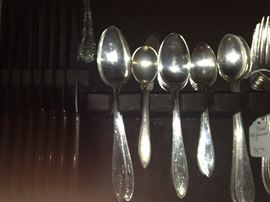 Rogers silver plate - 42 pieces