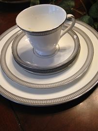 Several 5-piece place settings of Waterford "Carina Platinum" - fine English china