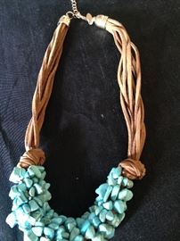 Good looking necklace