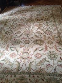 Good looking 7 feet 8 inches x 10 feet 10 inches rug