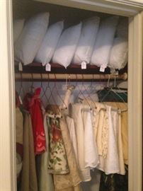 Table cloths; pillows