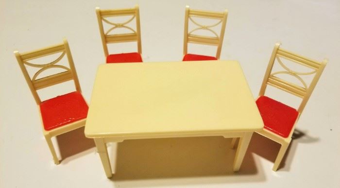 Vintage Dollhouse Furniture Made in the USA - Renwal Table with 4 Chairs