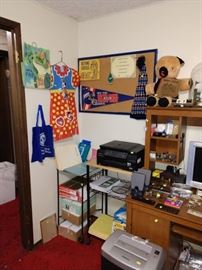 Down 1st Bedroom Right: Everything