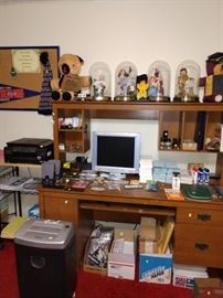 Down 1st Bedroom Right: Everything