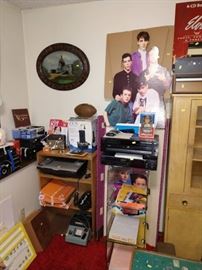 Down 1st Bedroom Right: Everything