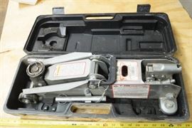 2.5 Ton Floor Jack with Case