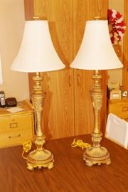 Lot of 2 Decorative Matching Table Lamps These a