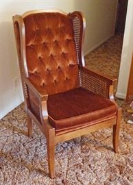 Wing Back Sitting Chair Nice Wicker and Nice Uph