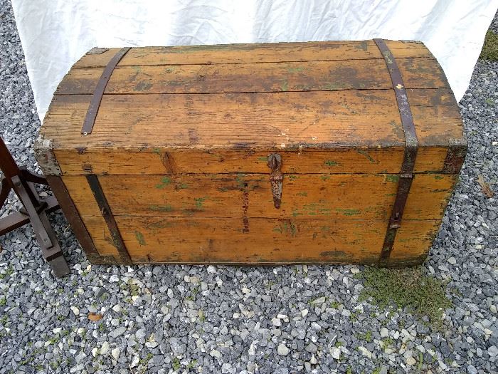 Primitive trunk-very old with dove tailed corners!